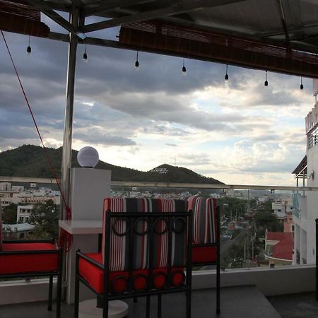 Mio Hotel Куинён Экстерьер фото