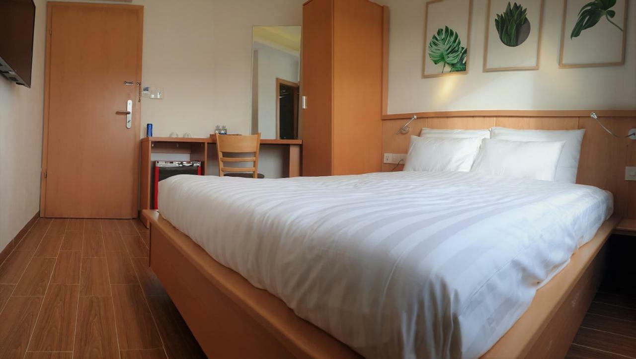 Mio Hotel Куинён Экстерьер фото